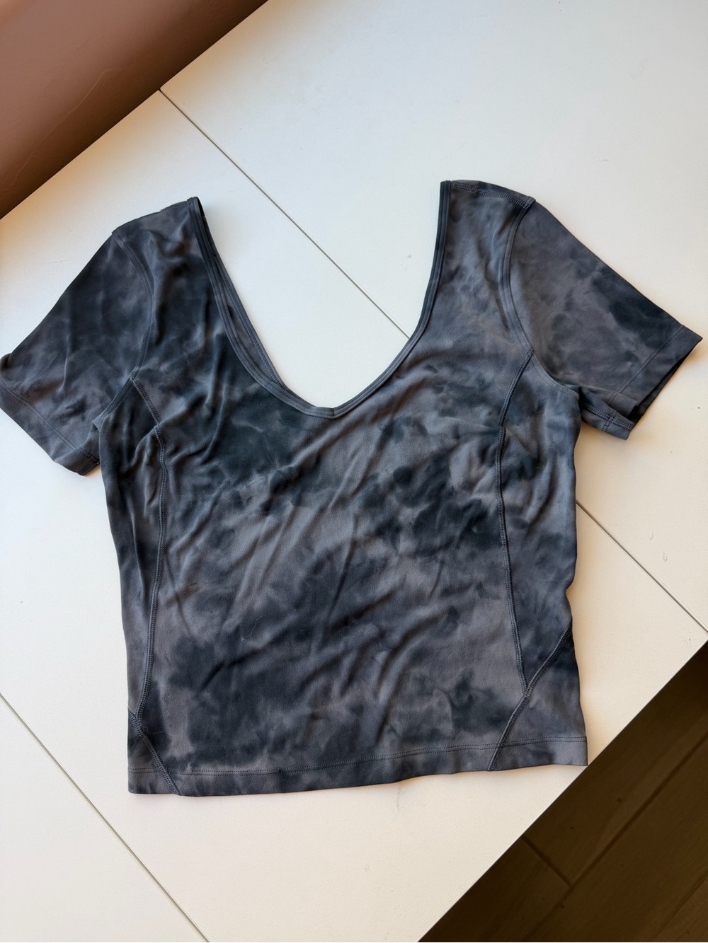 lululemon athletica Black Gray Tie-Dye Scoop Neck Short Sleeve Top